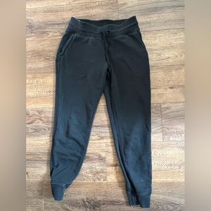 Black lulu lemon joggers